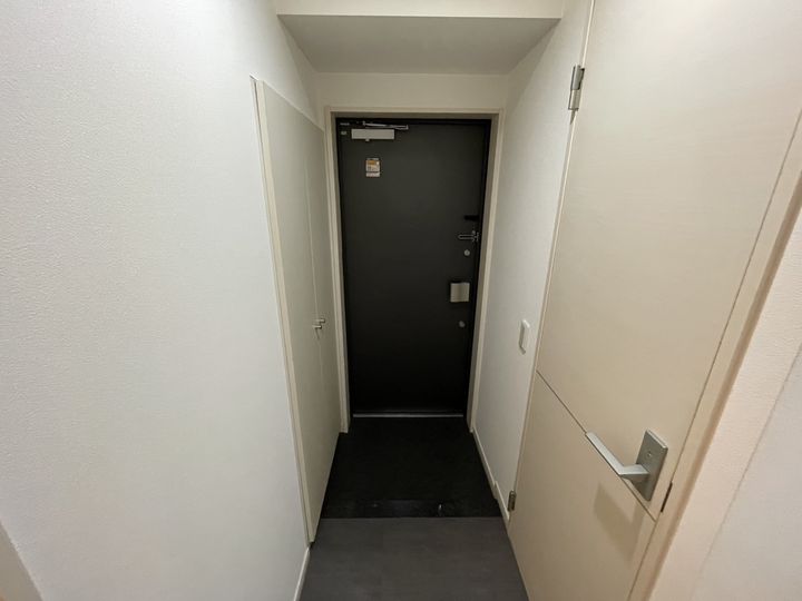 エルミタージュ新栄の玄関