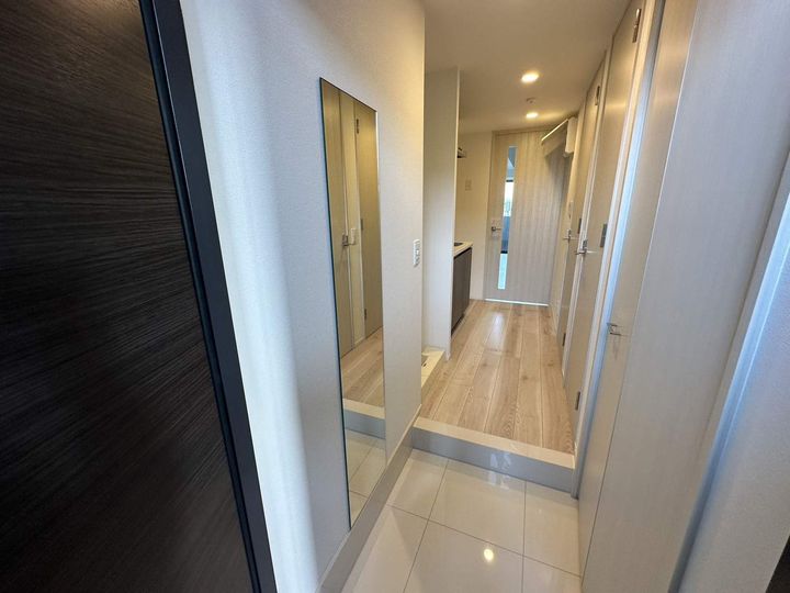 愛知県名古屋市東区飯田町の賃貸マンションの玄関