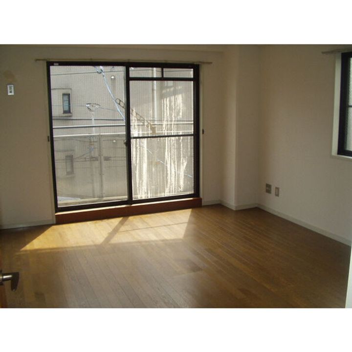 ローズガーデン楠元の居間