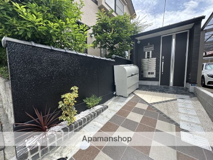 Velo JIYUGAOKA(ヴェロジユウガオカ)の外観