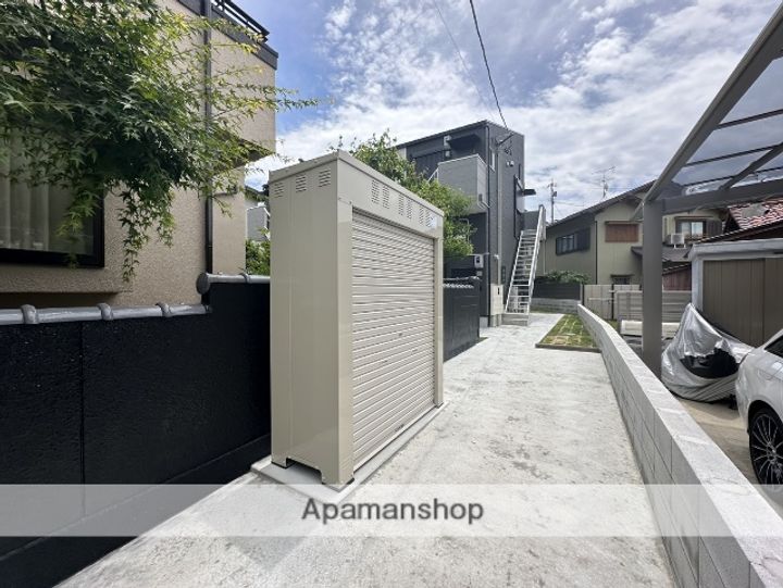 Velo JIYUGAOKA(ヴェロジユウガオカ)の外観