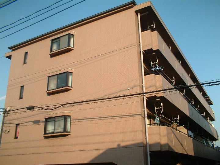 グランデージ竹越の外観