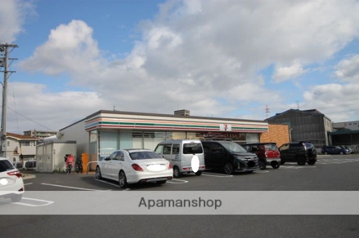 ドミール服部B棟.の周辺