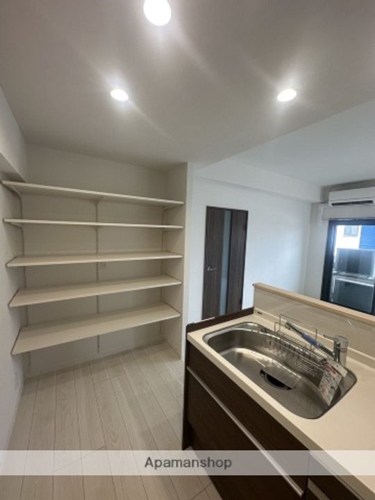 エンポリアム関の内装