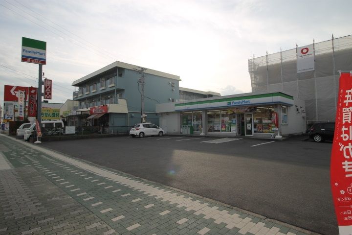 リヴィエール新の周辺