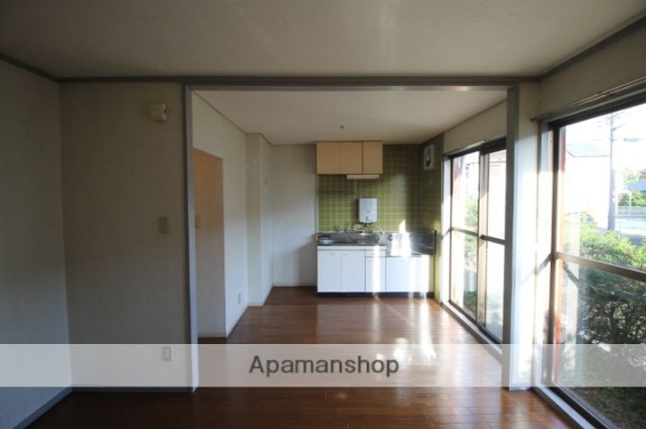 ファミール清水C1の居間