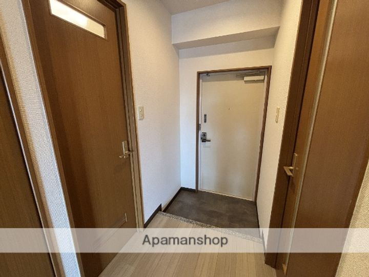 コーポニュー中川40Bの玄関