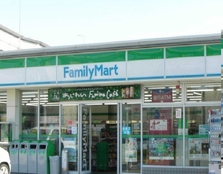 ハーフ・ムーンの周辺