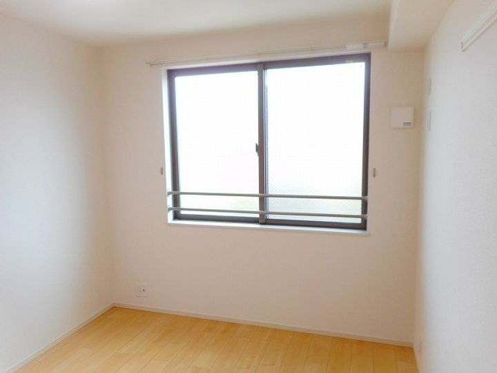 シェモア角割の居間