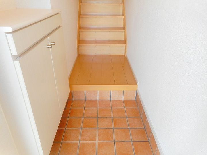 ポン ド トロワ Bの玄関