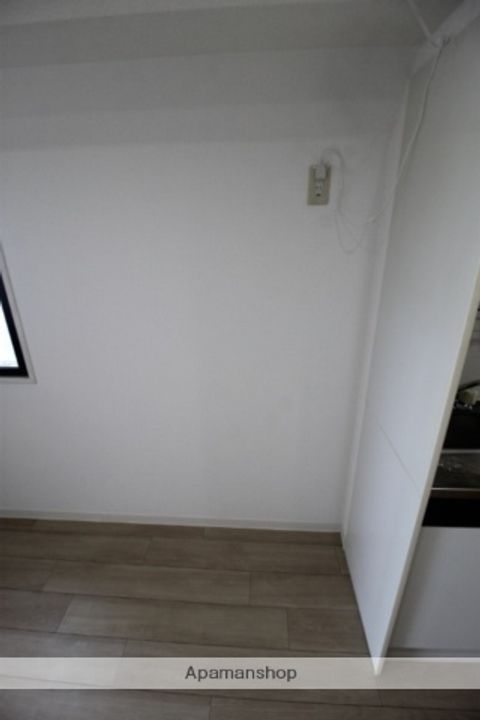 ウイング烏森の内装