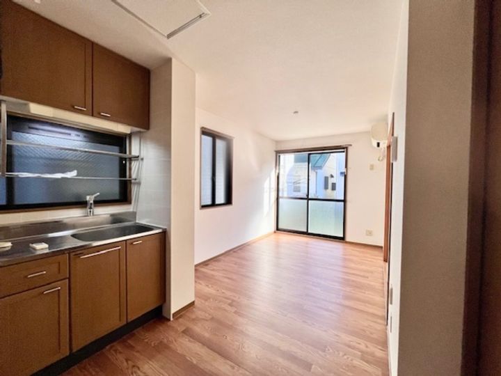 リマーニ江松101の居間