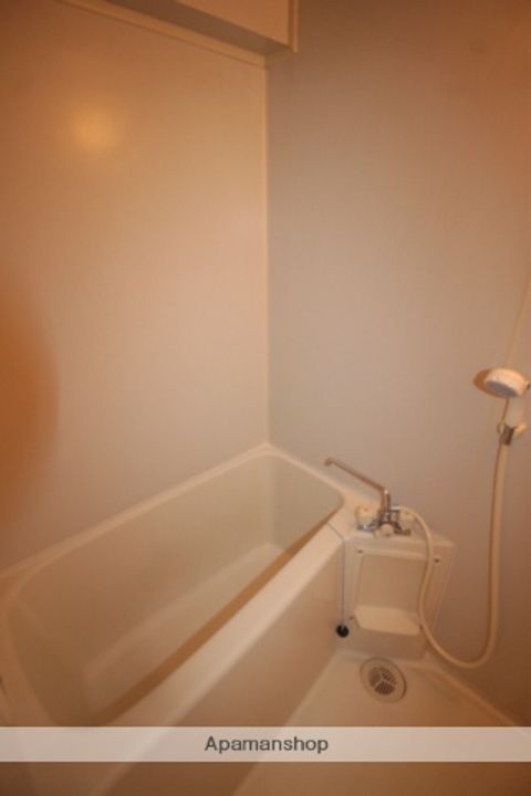 シャンポール並木の風呂