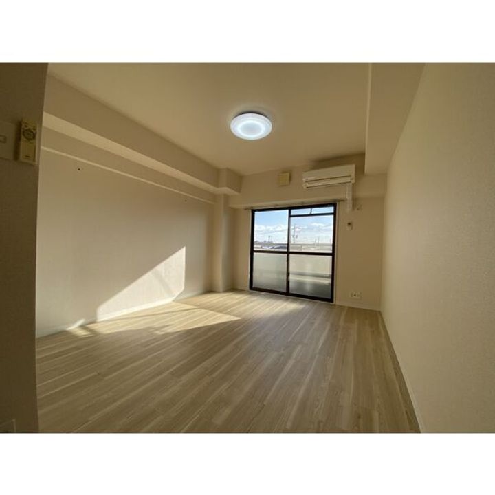 レジオンドヌールの居間