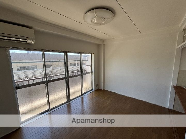 佐藤ハイツの居間