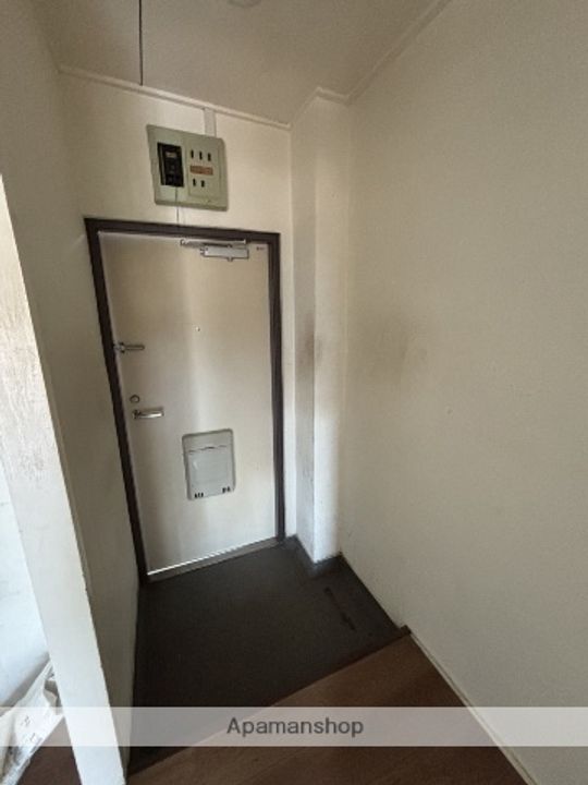 佐藤ハイツの玄関