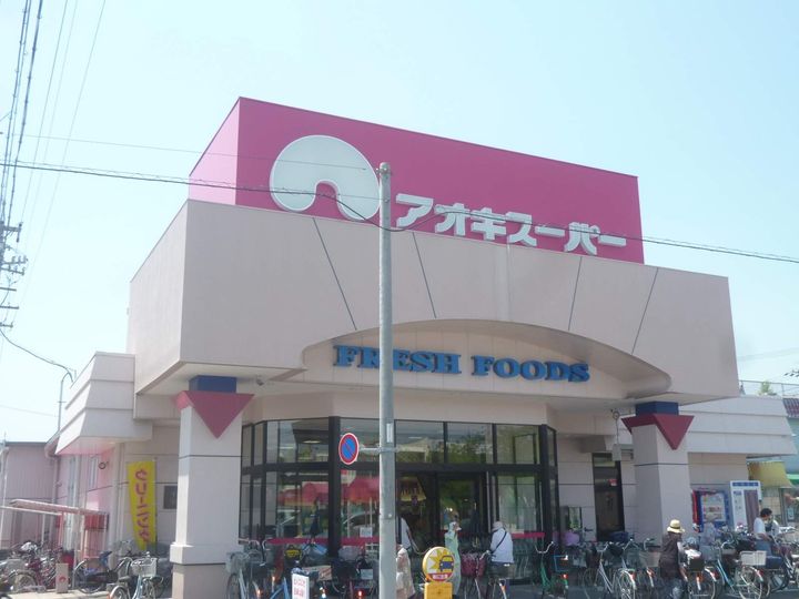 プラシード・Tの周辺