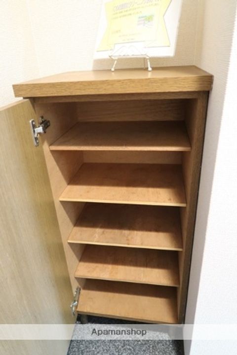 サルム上社.の内装