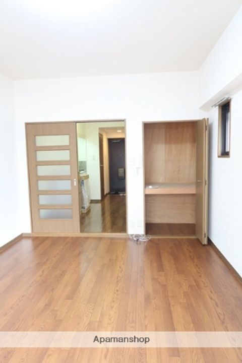 サルム上社.の内装