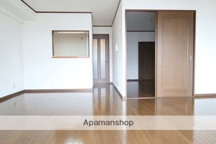 シャルム名東の居間