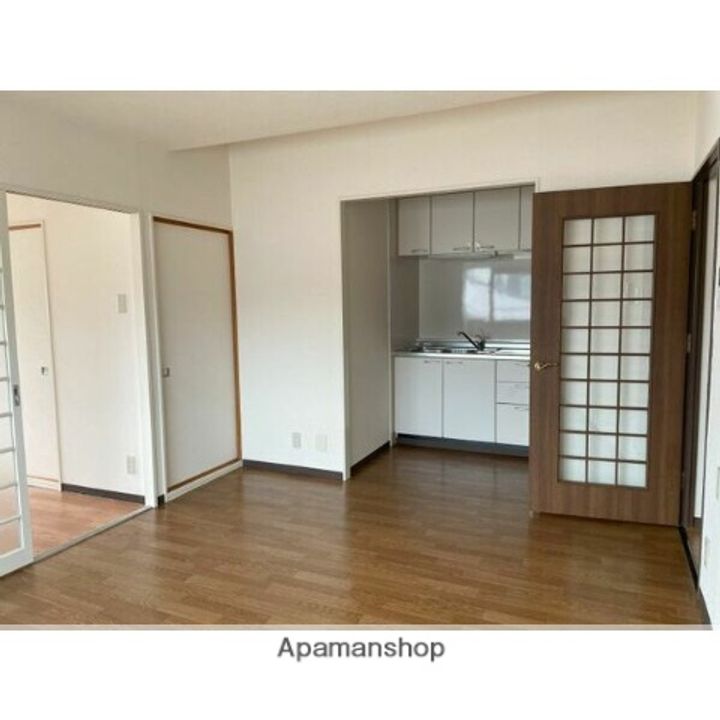 グランドハイリス 上社の居間