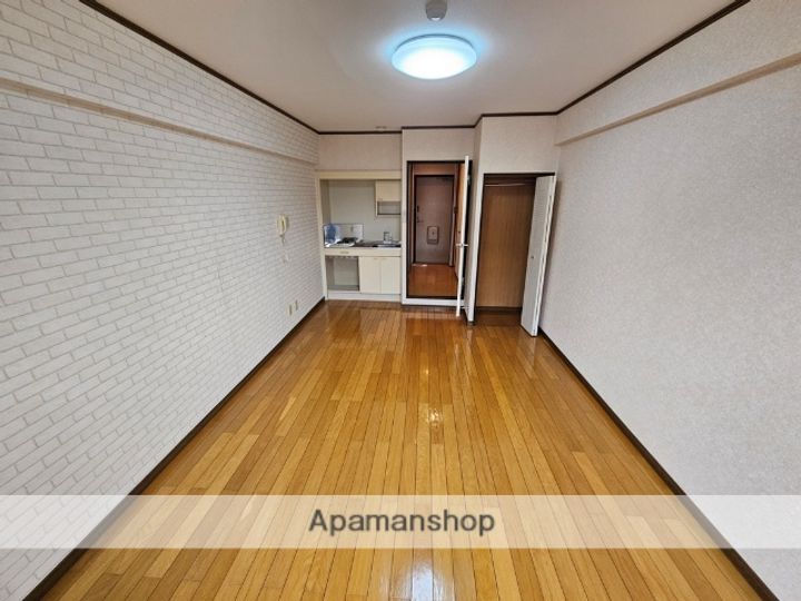 サンシャイン 照が丘の居間