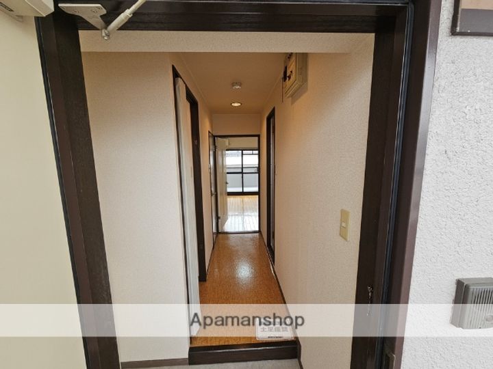 サンシャイン 照が丘の玄関