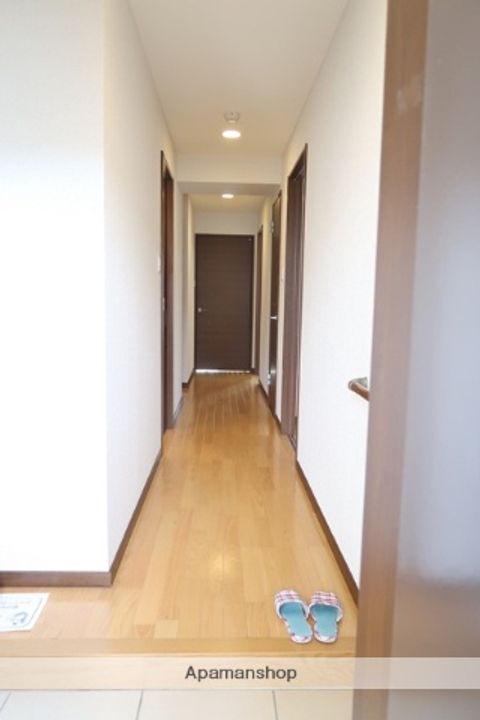 愛知県名古屋市名東区社台3丁目の賃貸マンションの玄関