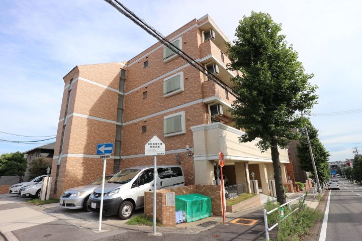 アールズヒルズ社台の外観