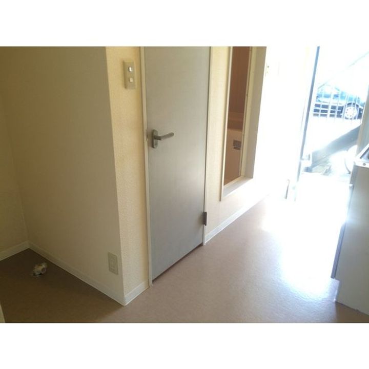 ドーミー上社102の居間