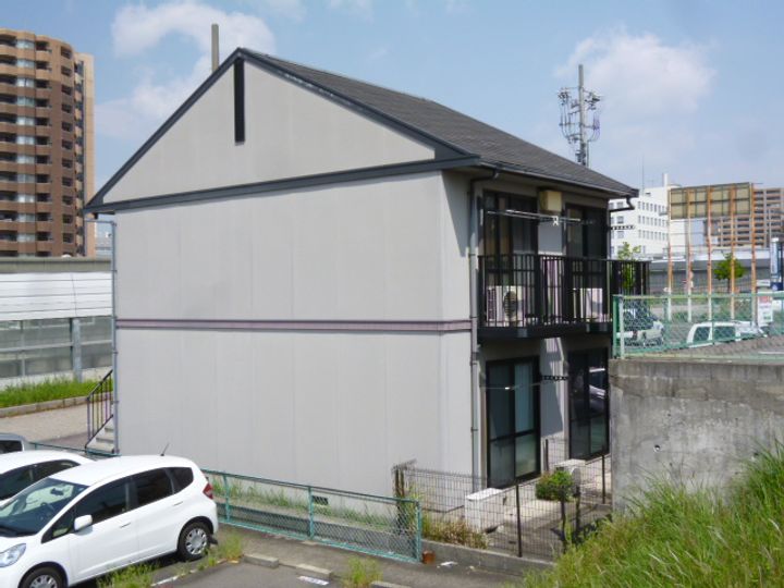 ドーミー上社102の外観