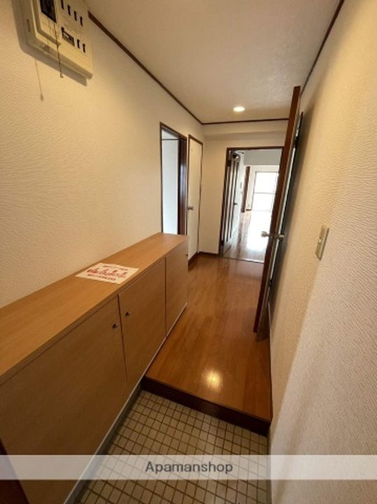 アルカディア長久手の玄関