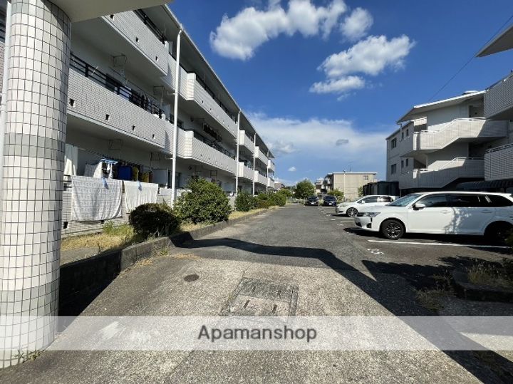 ロイヤルサンコーの外観