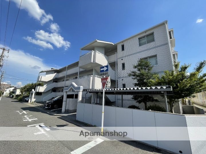 ロイヤルサンコーの外観