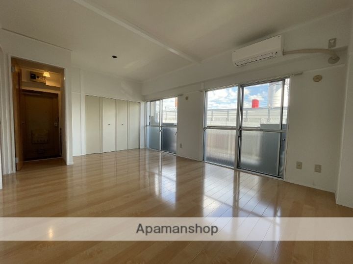 コルミー本郷の居間