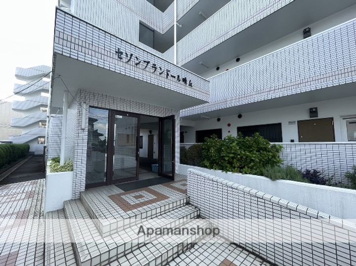 セゾンプランドール晴丘の外観