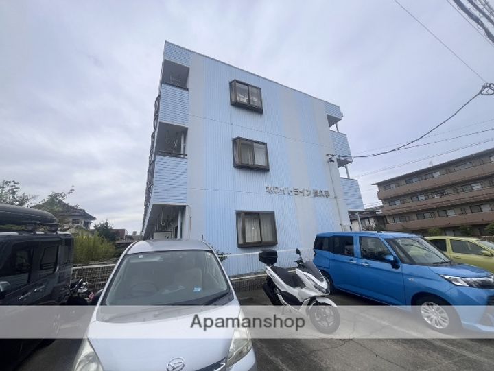 ホワイトライン長久手の外観