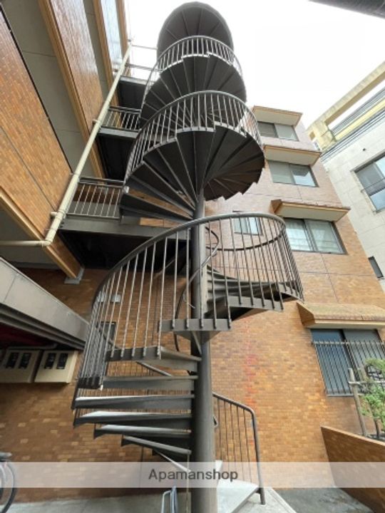 三和マンションの外観