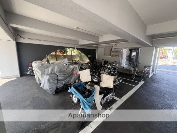 ダイコウビルの外観