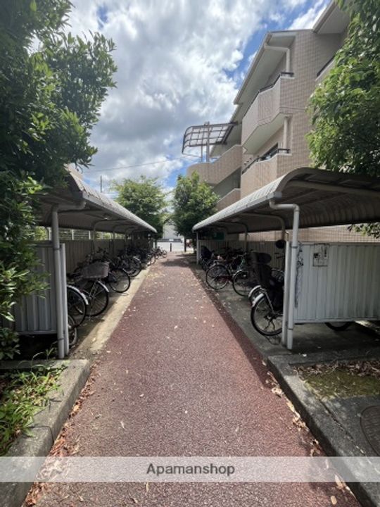 ポニーヒル長久手の外観