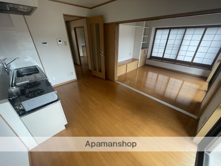 カターラサンミの居間