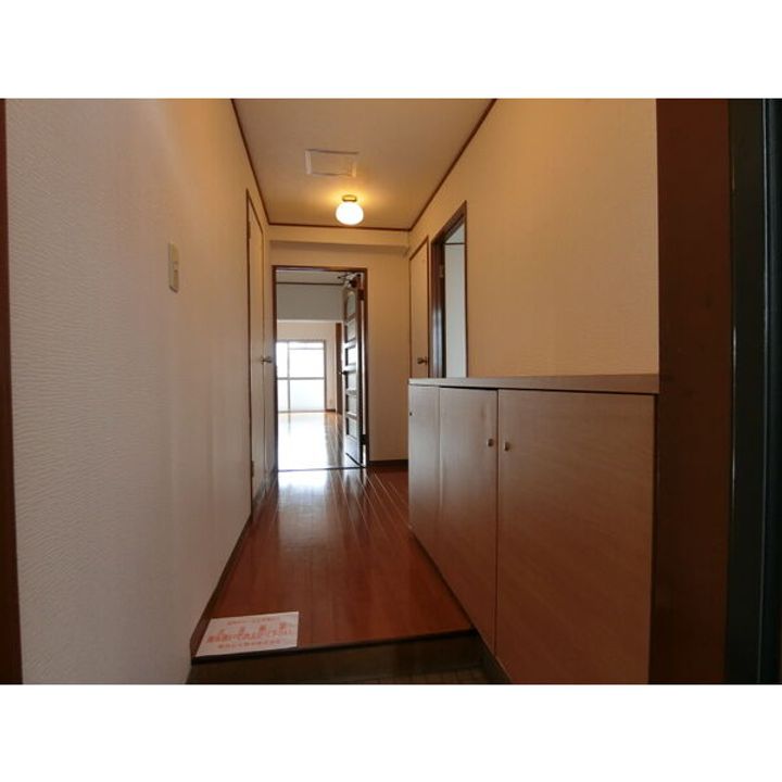 アルカディア長久手の玄関