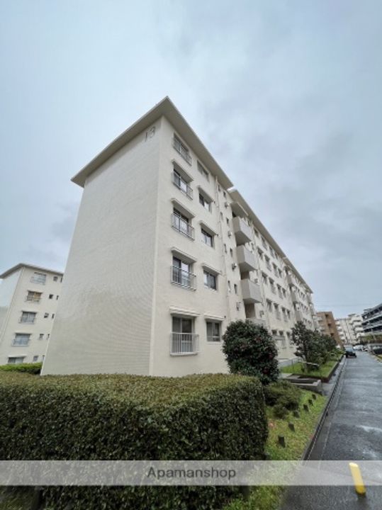 西一社団地13棟の外観