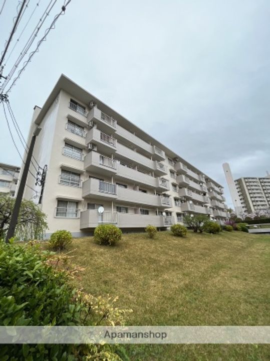 西一社団地13棟の外観