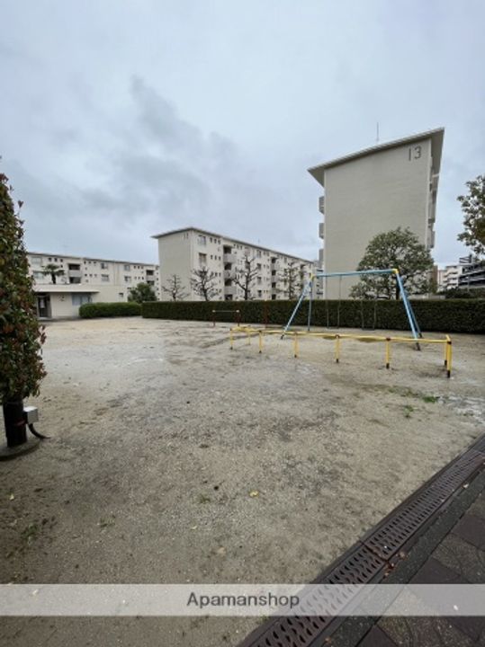 西一社団地13棟の外観