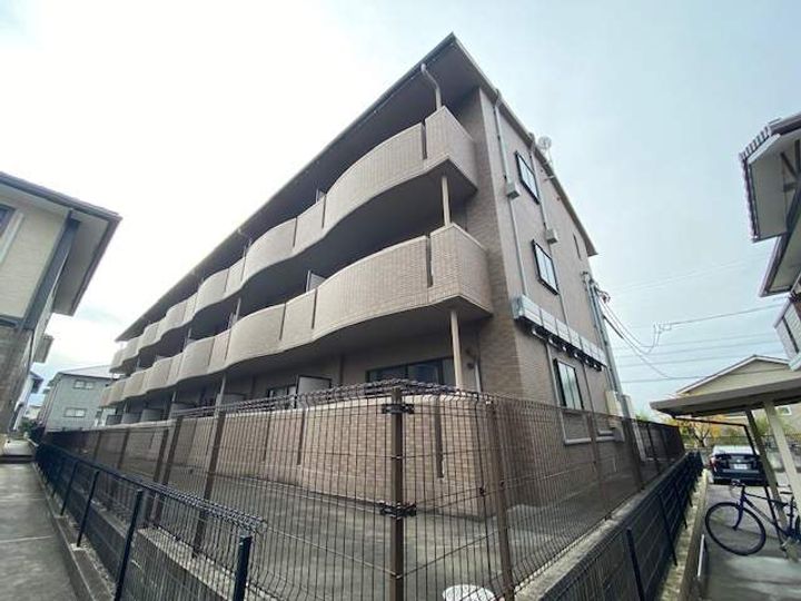 ピュアライフ302の外観