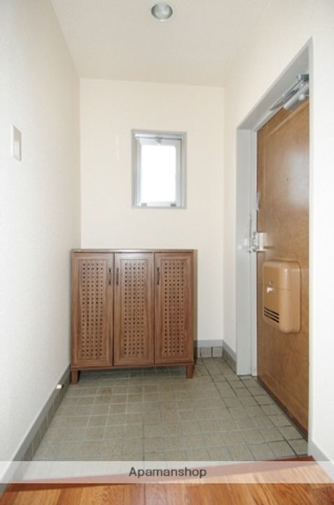 第2みゆきビル302の玄関