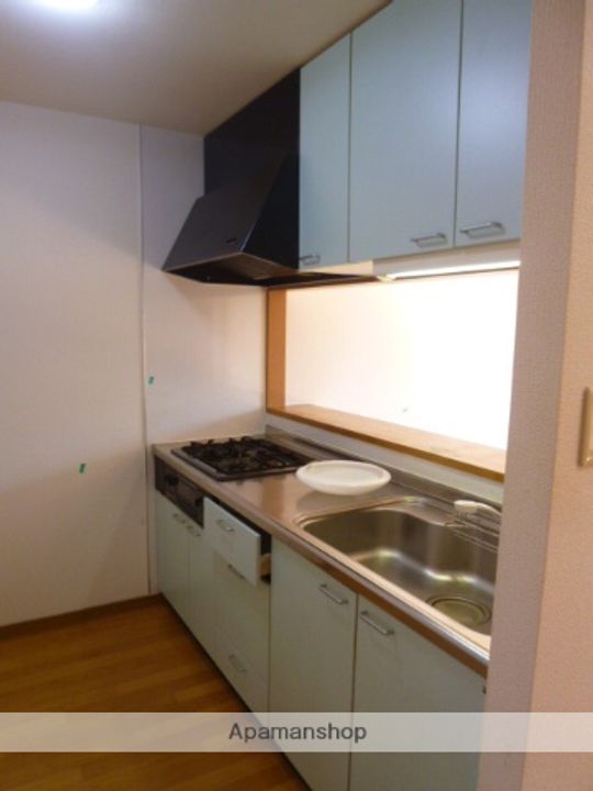 カロン尺口102のキッチン