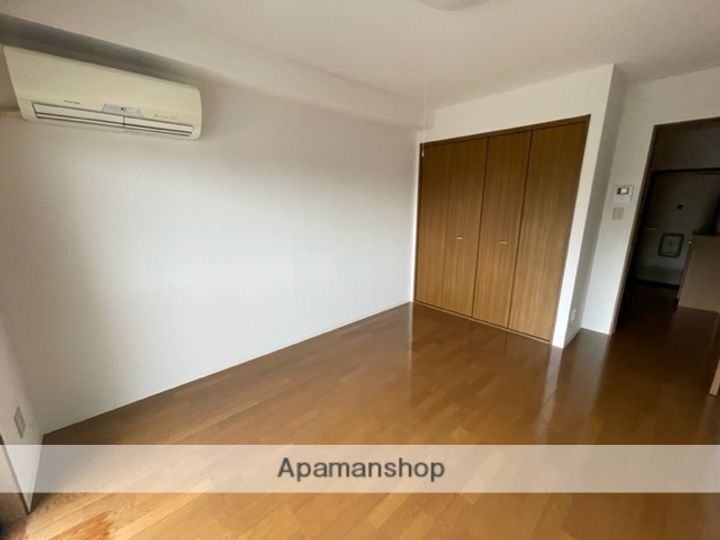 ドミトリー三好ヶ丘305の居間