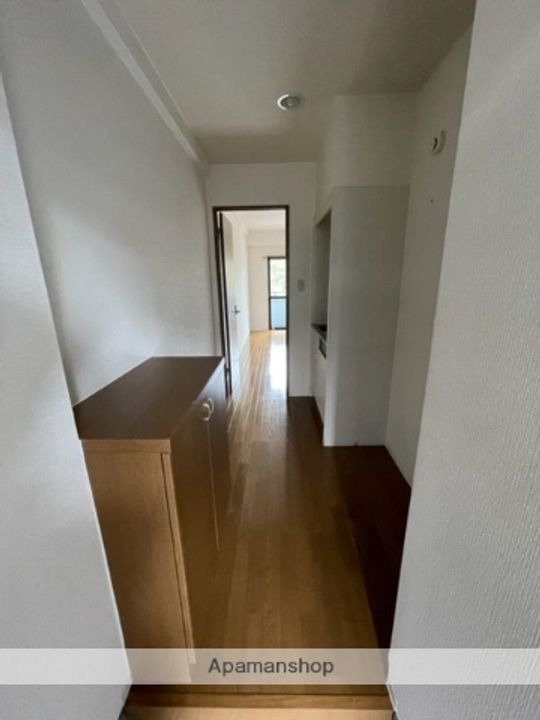 ドミトリー三好ヶ丘305の玄関